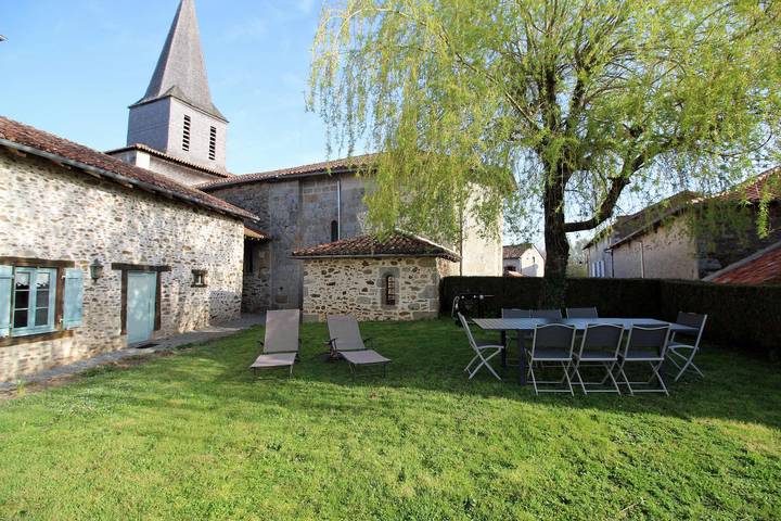 Gîte pour 8 personnes, avec jardin dans Saint-Denis-des-Murs