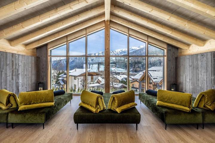 Hotel für 4 Personen, mit Whirlpool und Terrasse sowie Garten und Pool in Mezzana