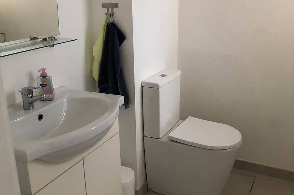 Calvi Villa jzel F3 plain-pied clim piscine, parking  animal possible 5 km plage in Calvi, Région de Calvi
