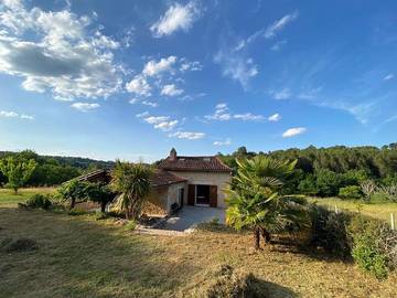 Gîte pour 6 personnes, avec terrasse à Saint-Germain-du-Salembre