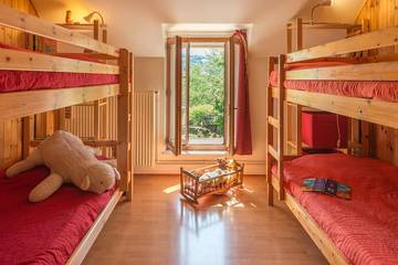 Gîte pour 6 Personnes dans Jou-sous-Monjou, Massif central, Photo 2