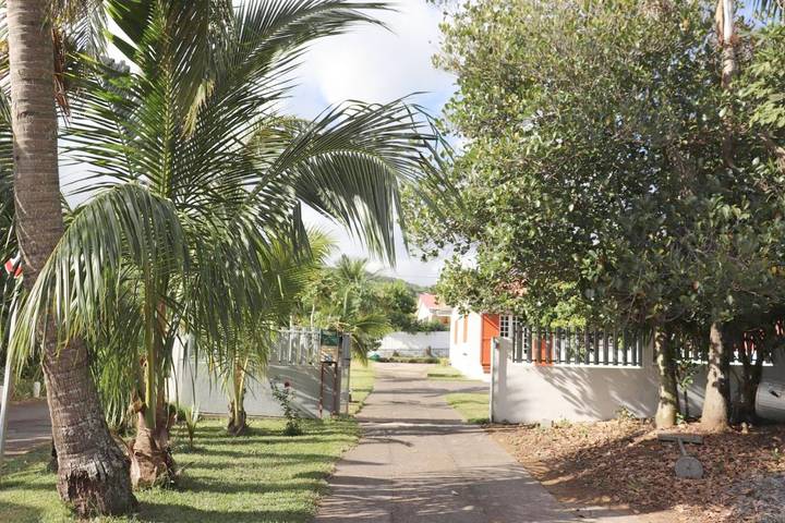 Location de vacances pour 4 personnes, avec jardin et vue à Manapy les Bains - 3