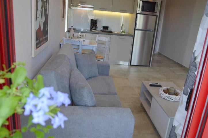 Gîte pour 3 personnes, avec Balcon et Terrasse ainsi que Jardin et Vue dans Palaia Epidavros