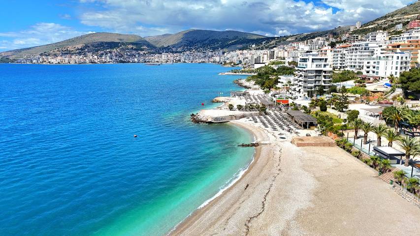 Ganze Wohnung, Ferienwohnung für 5 Personen mit Balkon in Sarandë, Vlorë