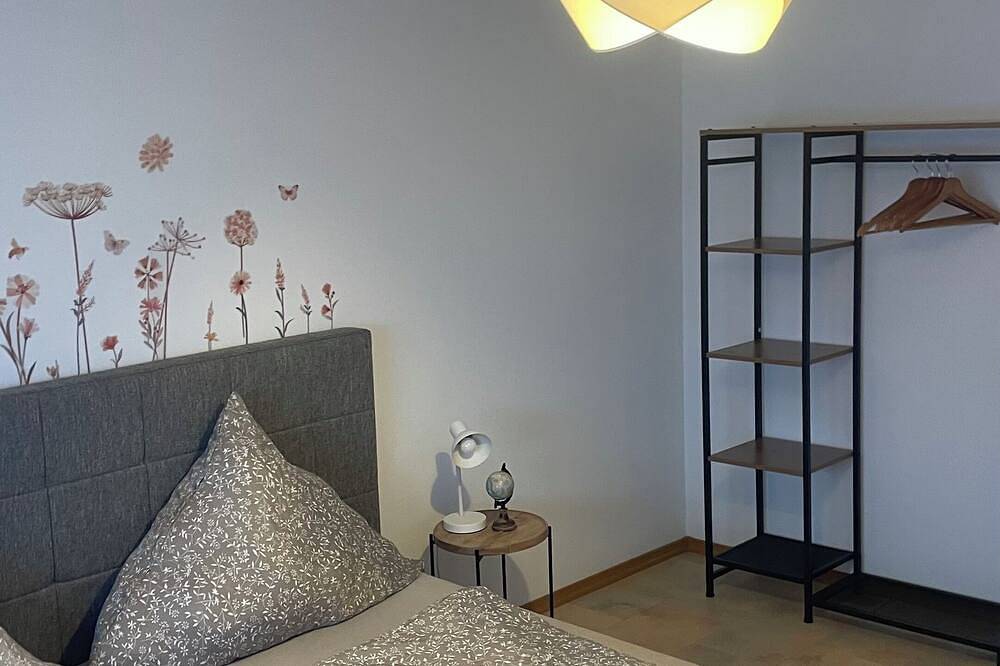 Ganze Wohnung, Gemütliches Apartment mit Garten & Garage in Ingolstadt, Oberbayern
