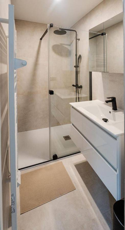 Gîte pour 12 personnes, avec terrasse, animaux acceptés à La Bâthie - 2