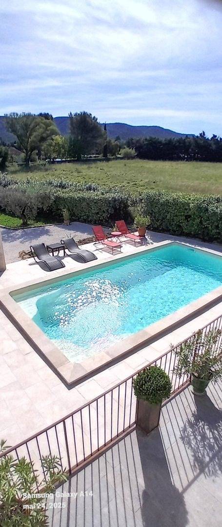 Mas Lou Solaie, suite et chambre d'hôtes - Chambre Le Tilleul in Cheval-Blanc, Parc naturel régional du Luberon