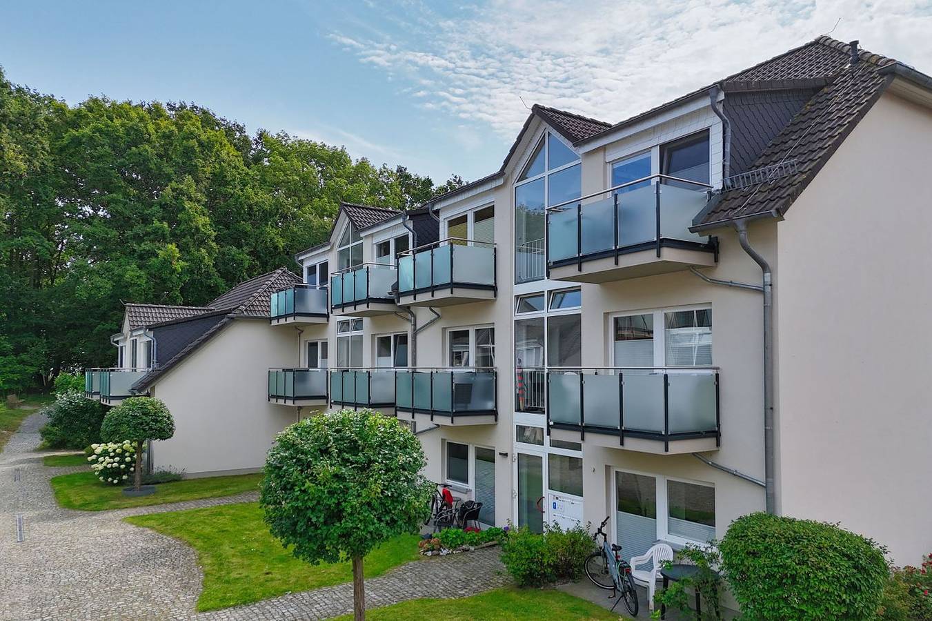 Ganze Wohnung, Nur 100 m zum Strand, schöne Fewo mit Balkon - App. Eldena Fewo 10 in Lobbe, Mönchgut