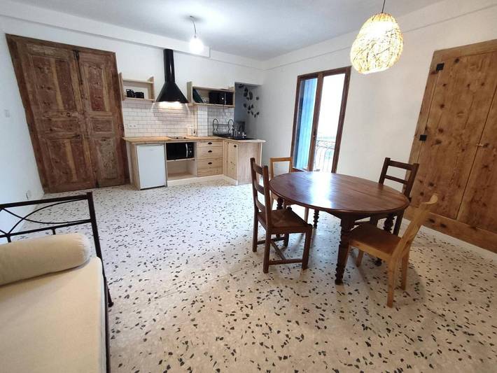 Gîte pour 6 personnes, avec vue et balcon à Saint-Laurent-le-Minier - 2