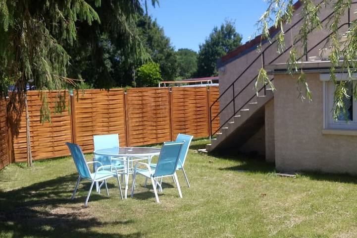 Location de vacances pour 4 personnes, avec jardin dans Breteau