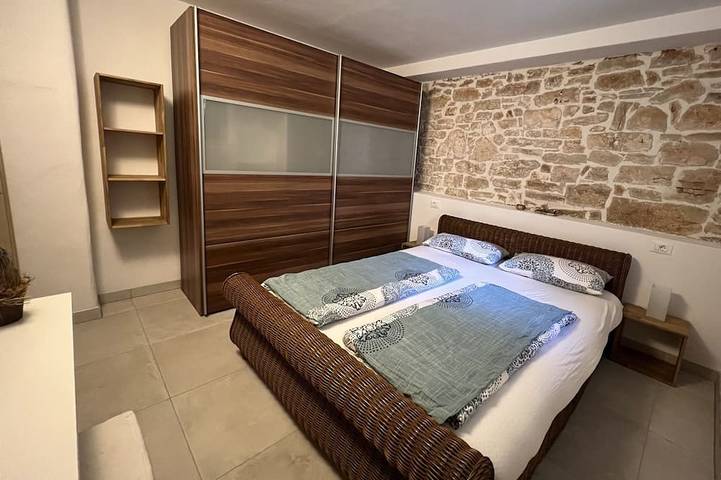 Ganze Wohnung, Romantische Ferienwohnung mit großem Pool und wunderschönem Garten in Bale, Rovinj und Umgebung