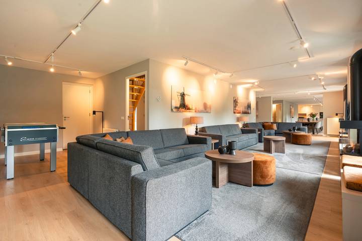 Ferienhaus für 24 Personen, mit Sauna und Balkon/Terrasse sowie Terrasse