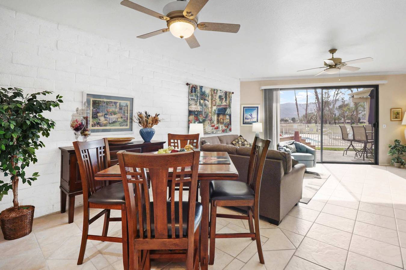 Apartamento entero, 2Br 2Ba Charming Cathedral City Condo with Territorial Views in Cathedral City, Coachella Valley