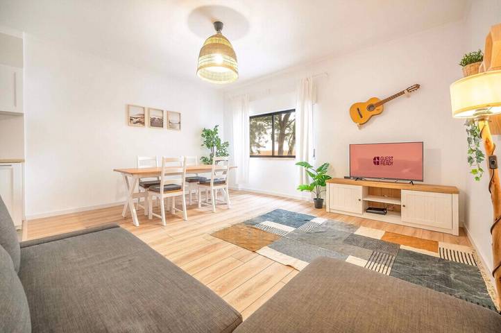 Apartamento inteiro, Guestready - Aventura urbana na Costa da Caparica in Halbinsel von Setúbal