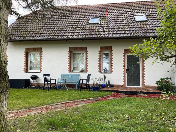 Ferienwohnung für 3 Personen, mit Terrasse und Garten in Peenehagen