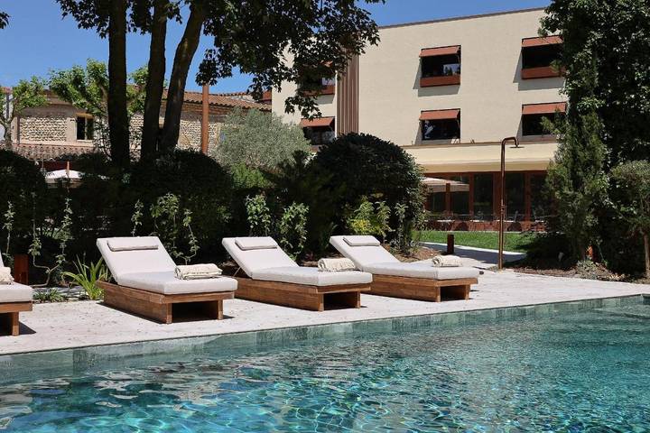 Hôtel pour 2 personnes, avec Terrasse ainsi que Jardin et Piscine