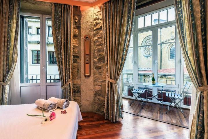 Maison d’hôte, avec Balcon ainsi que Terrasse et Vue à San Sebastian