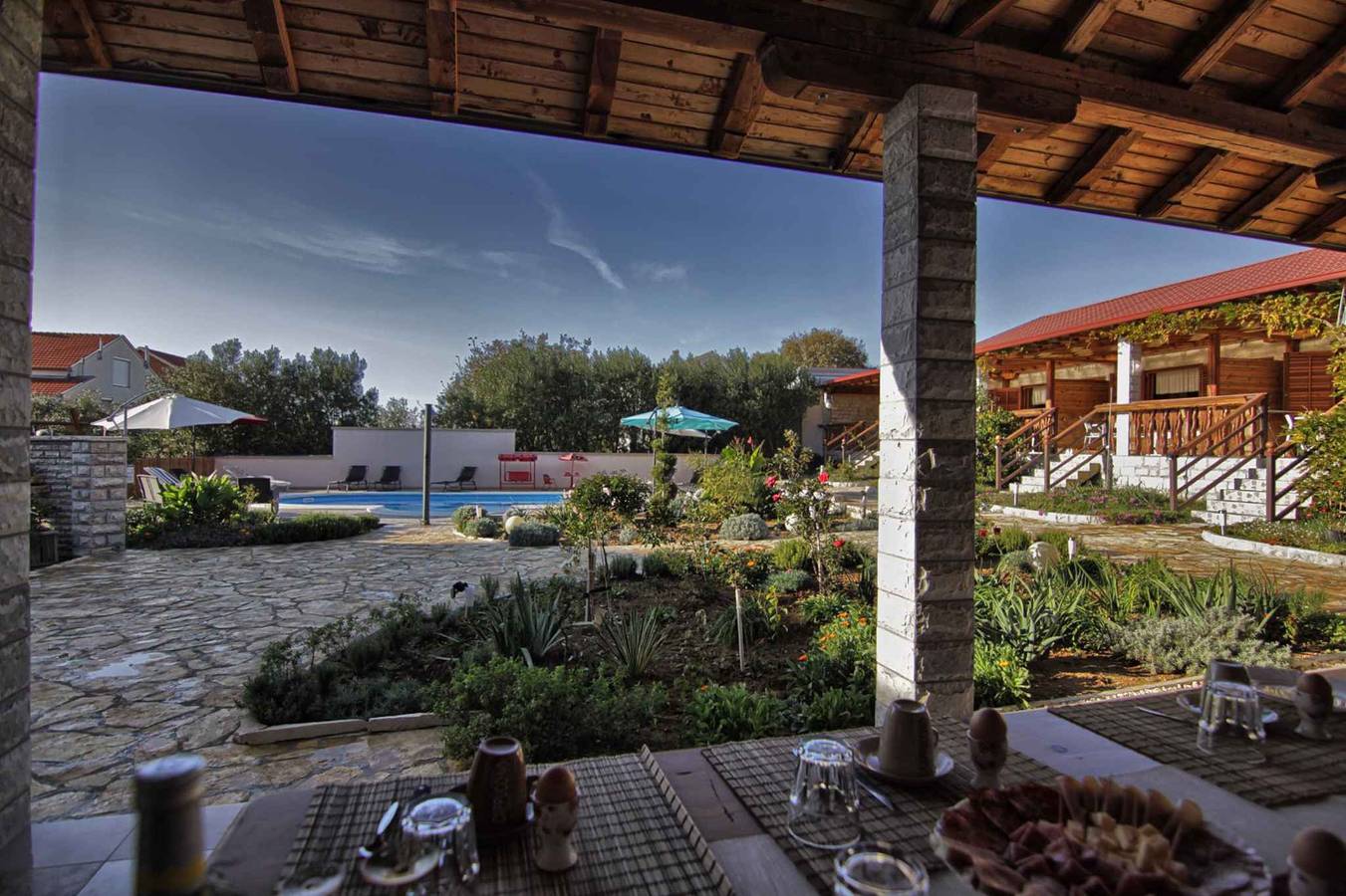 Vakantiehuis met airconditioning en zwembad  in Kakma, Zadar