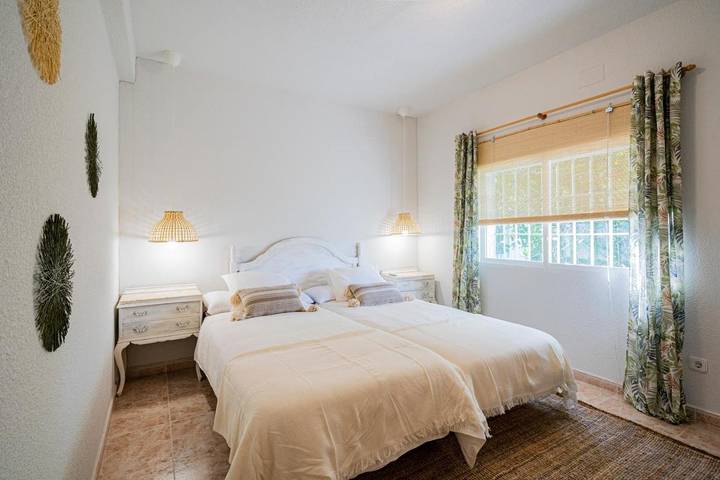 Chalet para 12 personas, con terraza además de piscina y vistas en Sierra de San Vicente - 4