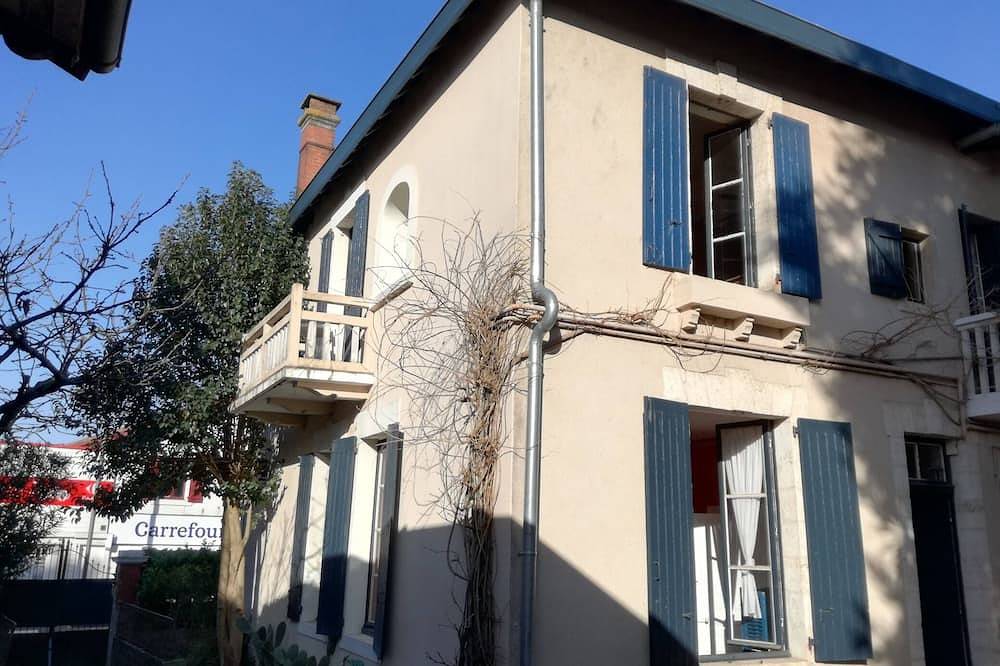 House with Garden in Hendaye City Center in Hendaye, Bayonne region