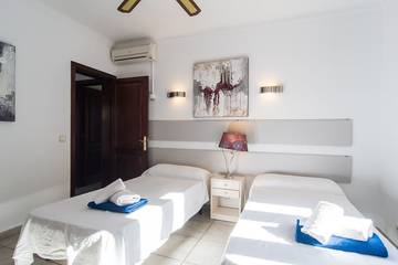 Villa pour 10 Personnes dans Cala Mitjana, Felanitx, Photo 4