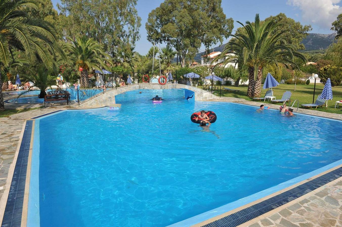 Ganze Wohnung, Apartment 'Two Bedroom 1' mit Bergblick, Wlan und Klimaanlage in Roda, Korfu