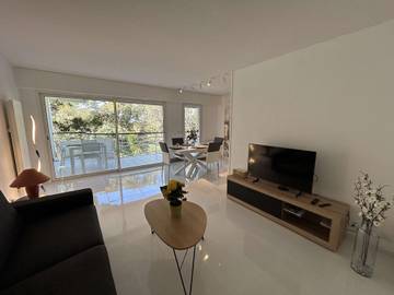 Gîte pour 4 personnes, avec piscine dans Plage de la Peguiere