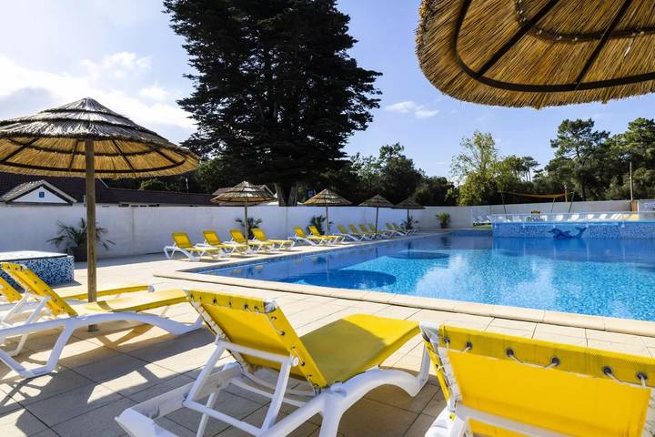 Mobil home pour 5 personnes, avec Terrasse et Piscine à Saint-Jean-de-Monts