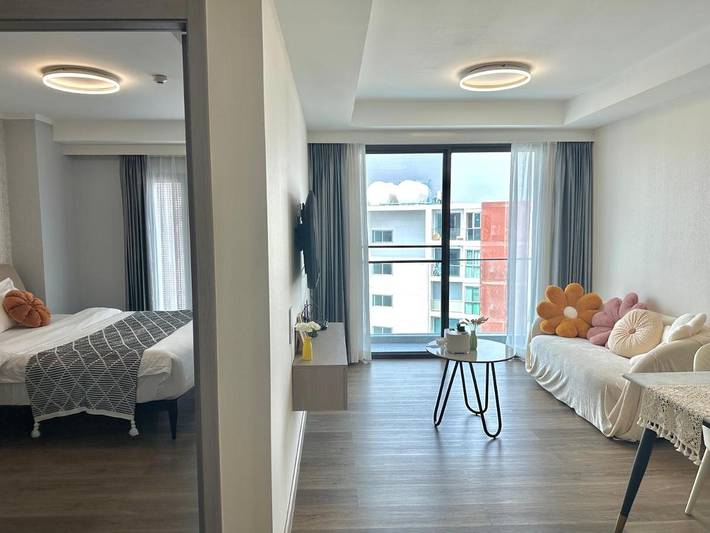 Apartamento para 2 personas, con vistas además de jardín y piscina en Chiang Mai