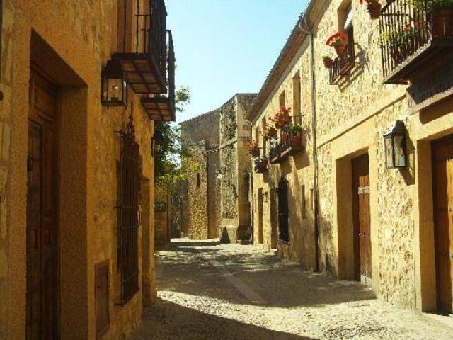 Apartamento entero, Two-Bedroom Apartment in Pedraza, Provincia de Segovia