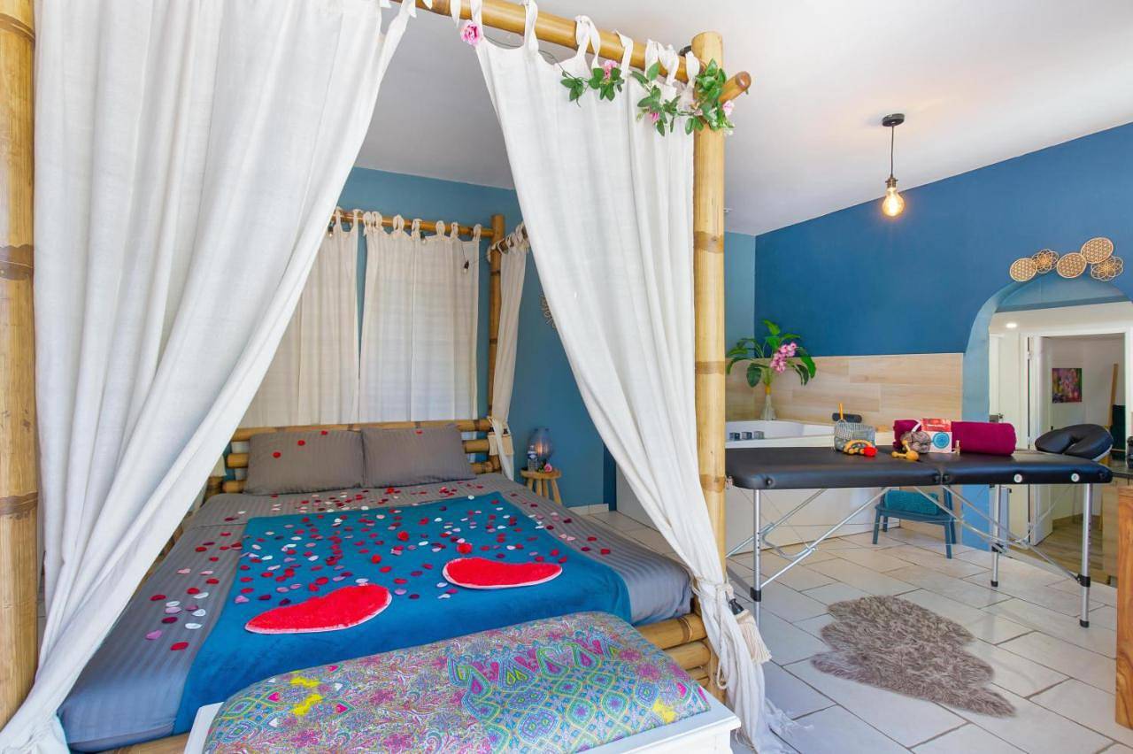 Double Room with Spa Bath in Puget-sur-Argens, Middellandse Zeekust (Frankrijk)