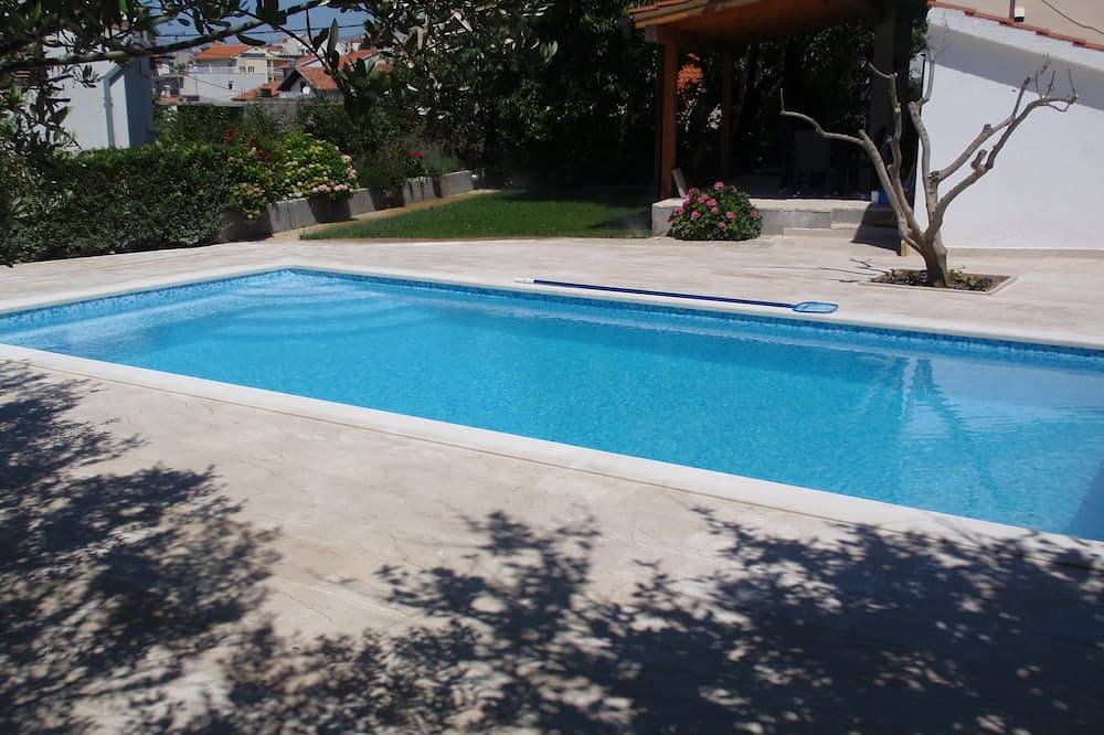 Ganze Wohnung, Apartmani Sara & Nino mit Pool Nr. 2 in Podstrana, Split-Dalmatien