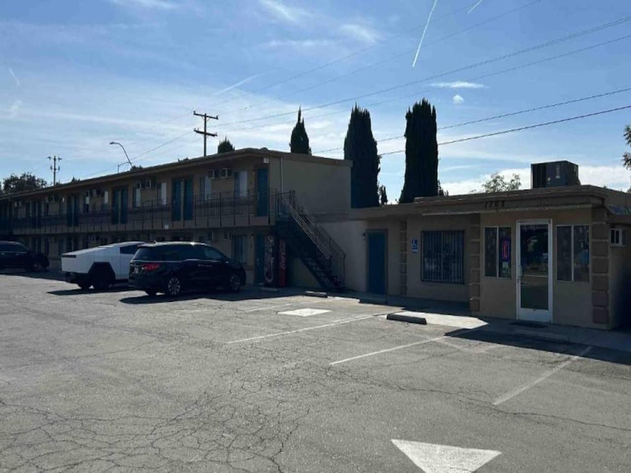 Ganze Wohnung, 2 Queensize-Betten | Nsmk, Micfridge in Fresno County
