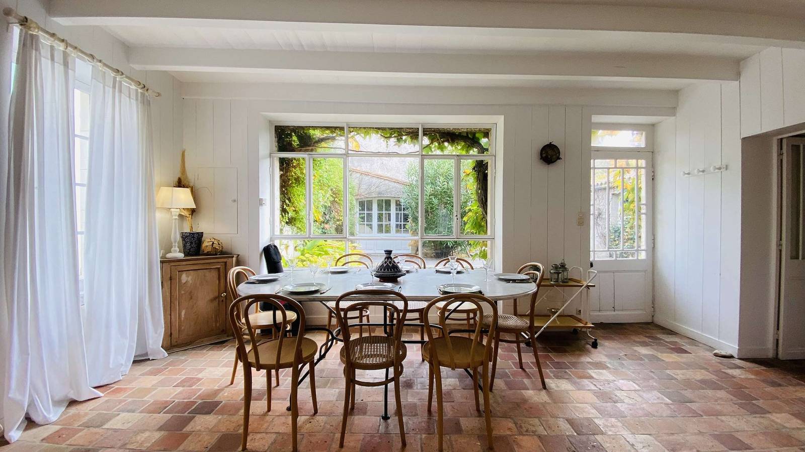 Appartement de vacances entier, Maison rétaise avec cour au cœur du village in La Couarde-sur-Mer, Île de Ré