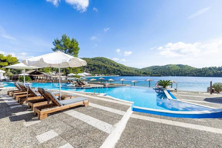 Resort per 2 persone, con Terrazza e Giardino nonché Piscina e Panorama a Skiathos