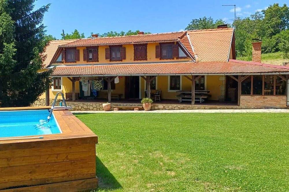 Erholung mit Jacuzzi, Pool und authentischem slavonischem Charme in Pozega-Slawonien