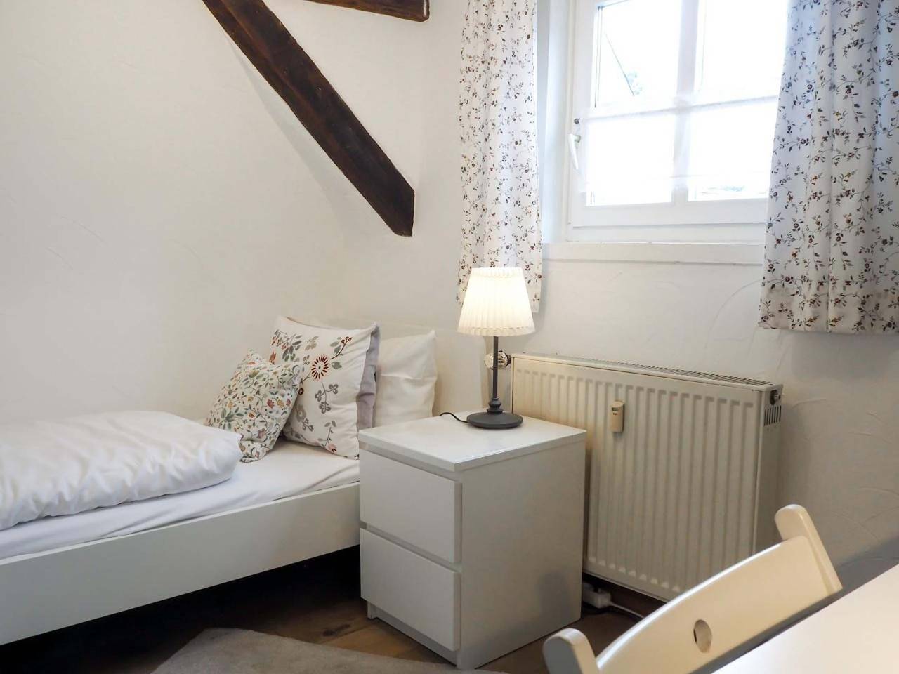 Ganze Ferienwohnung, Einzelzimmer 9 mit Etagenbad in Marburg, Landkreis Marburg-Biedenkopf