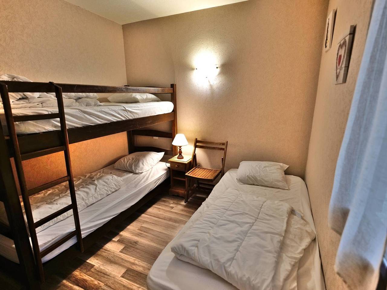 Entire apartment, Bright Savoyard 3-Room Apartment - 52m² - Sleeps 7 - Near Center & Ski Lifts in Le Grand-Bornand, Annecy region