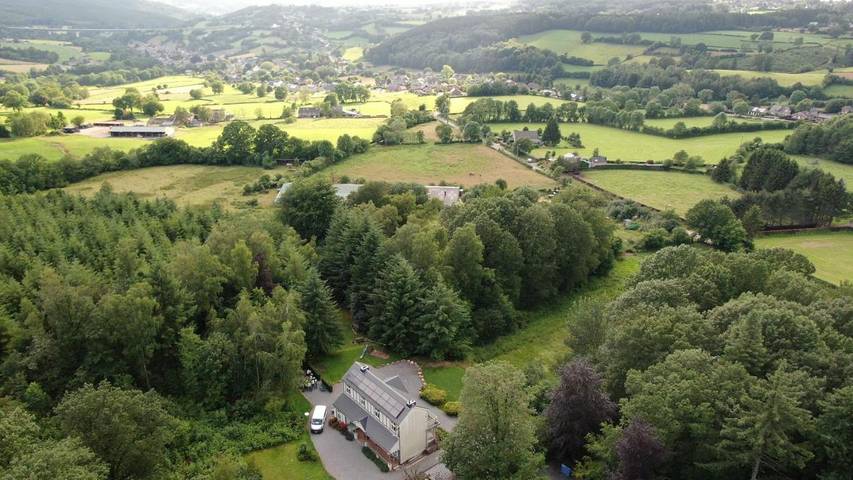 Location de vacances pour 10 personnes, avec bassin pour enfant et vue ainsi que piscine et jardin dans Polleur - 2