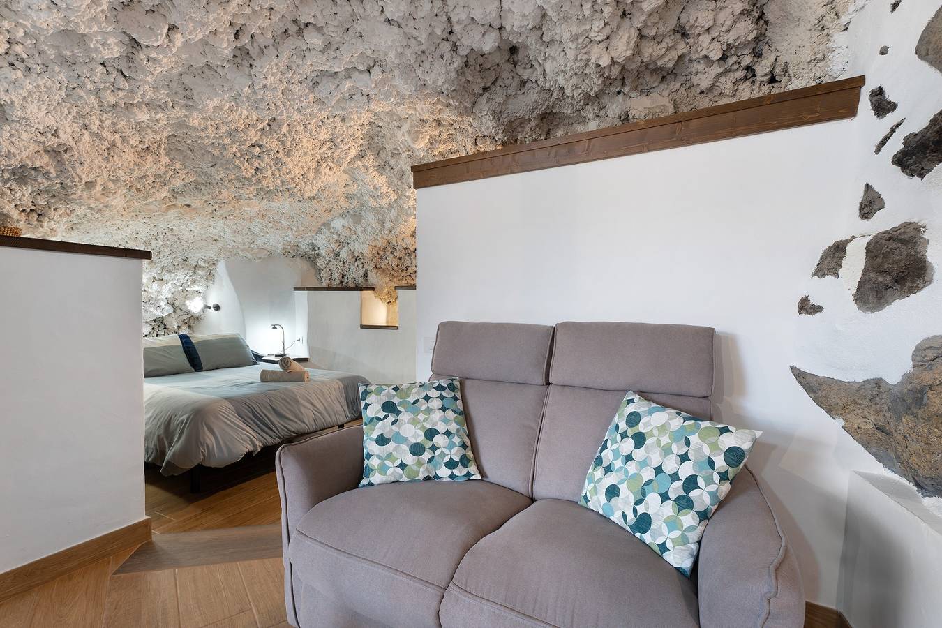 Vakantieappartement "Cueva El Desvelo" met zeezicht, 3 privéterrassen & Wi-Fi, foto 6