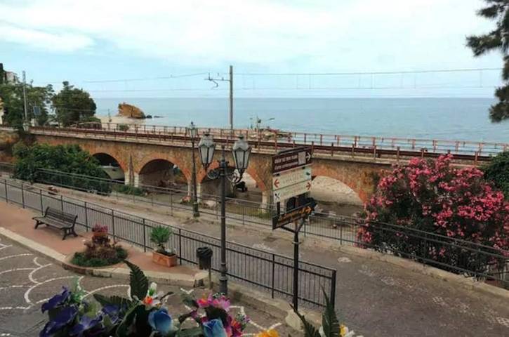 Casa vacanza per 5 persone, con Balcone e Sauna nonché Panorama a Castel di Tusa
