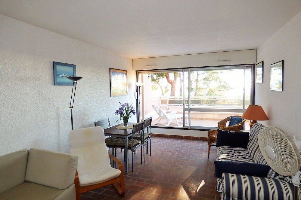 Appartement entier, Grande terrasse avec vue mer ! Parking privatif. in La Seyne-sur-Mer, Région de Toulon