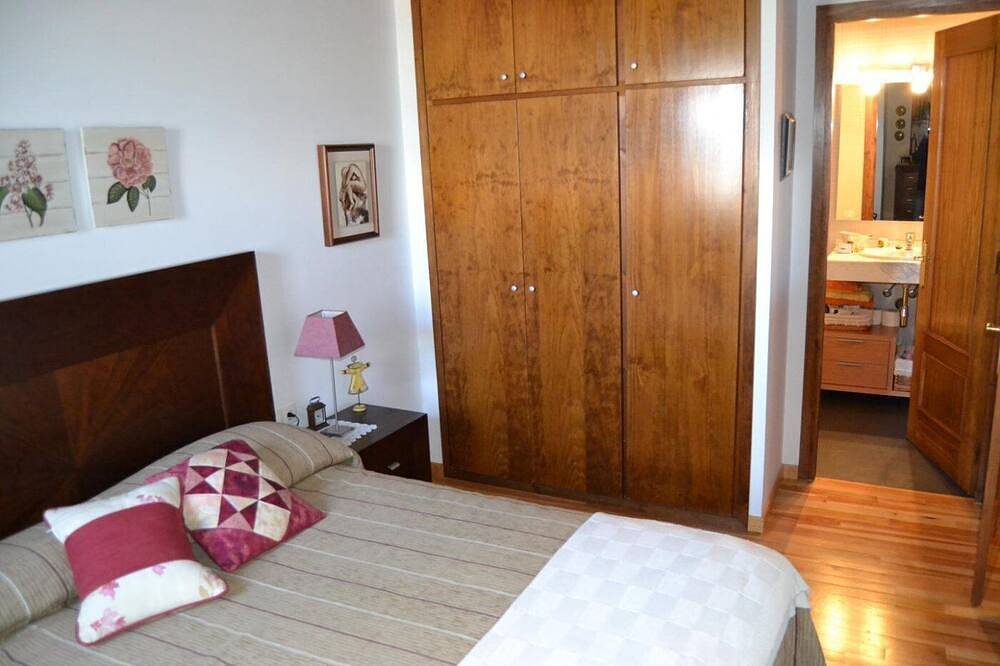 Entire apartment, Duplex 4 rooms Terrace, Fireplace, Wi-Fi, Dryer and 8 Pax in La Masella, Alp