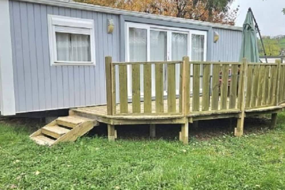 Mobile home for 6 with terrace in Charlieu in Charlieu, Roanne region