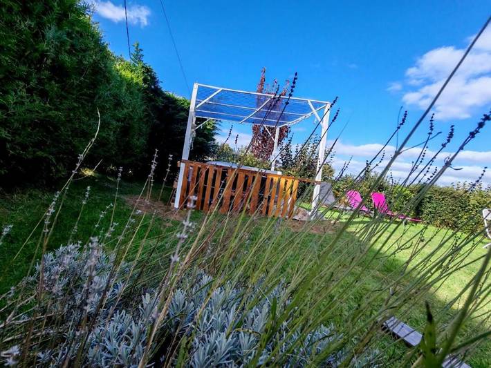 Location de vacances pour 5 personnes, avec jardin ainsi que piscine et vue, animaux acceptés à Crédin - 3