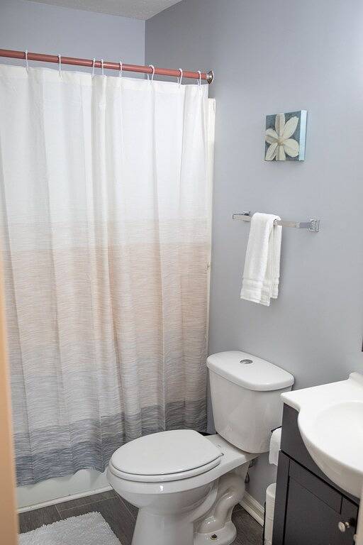 The Gray House - Only 4 Minutes From Lu in Lynchburg, Virginia