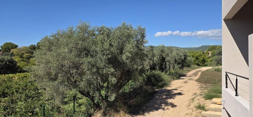 Maison d’hôte pour 2 personnes, avec piscine ainsi que vue et jardin, animaux acceptés