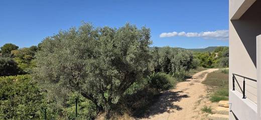 Maison d’hôte pour 2 personnes, avec piscine ainsi que jardin et vue, animaux acceptés à Saint-Cyr-sur-Mer