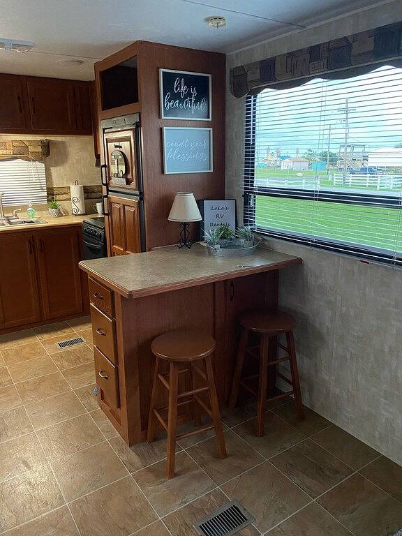 Brand New 2025 Rv on a Private Canal Lot and close to Beach in Crystal Beach, Galveston County