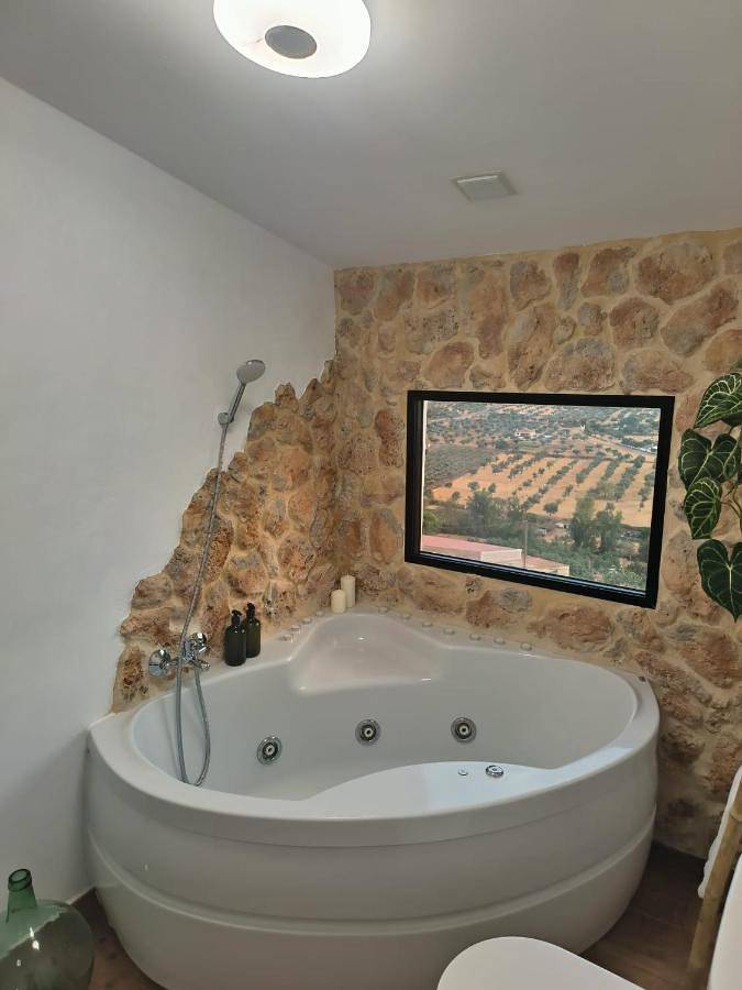 Casa rural para 6 personas, con terraza y vistas, Se admiten mascotas en Tentudía